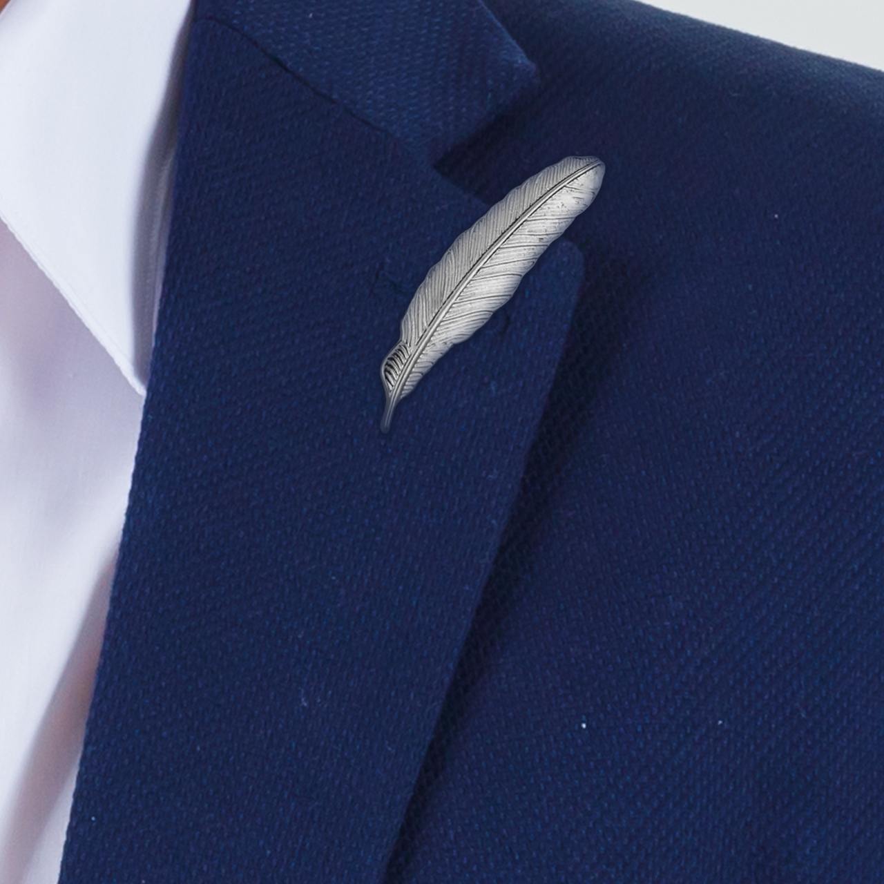 L’emblématique Plume Esprit Vagabond - Broche de costume. (homme/femme)